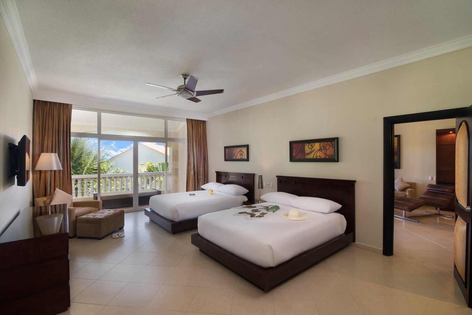 Presidential Suite kitchen and living room